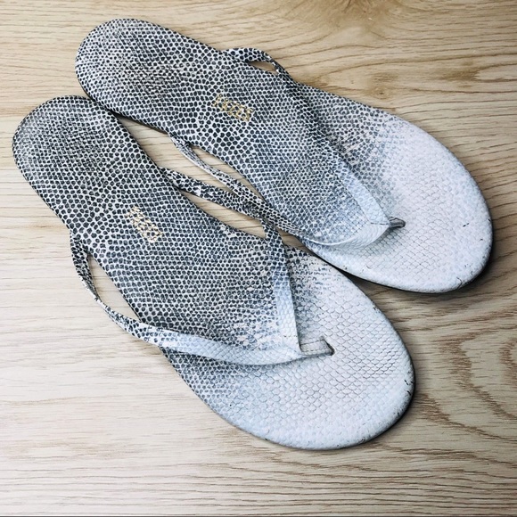 TKEES Shoes - Tkees Grey and White Flip Flops